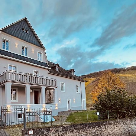 Gut Foersterlay - Exklusive Boutique Apartments Im Historischen Winzerhaus Direkt An Der Mosel Lösnich Eksteriør bilde