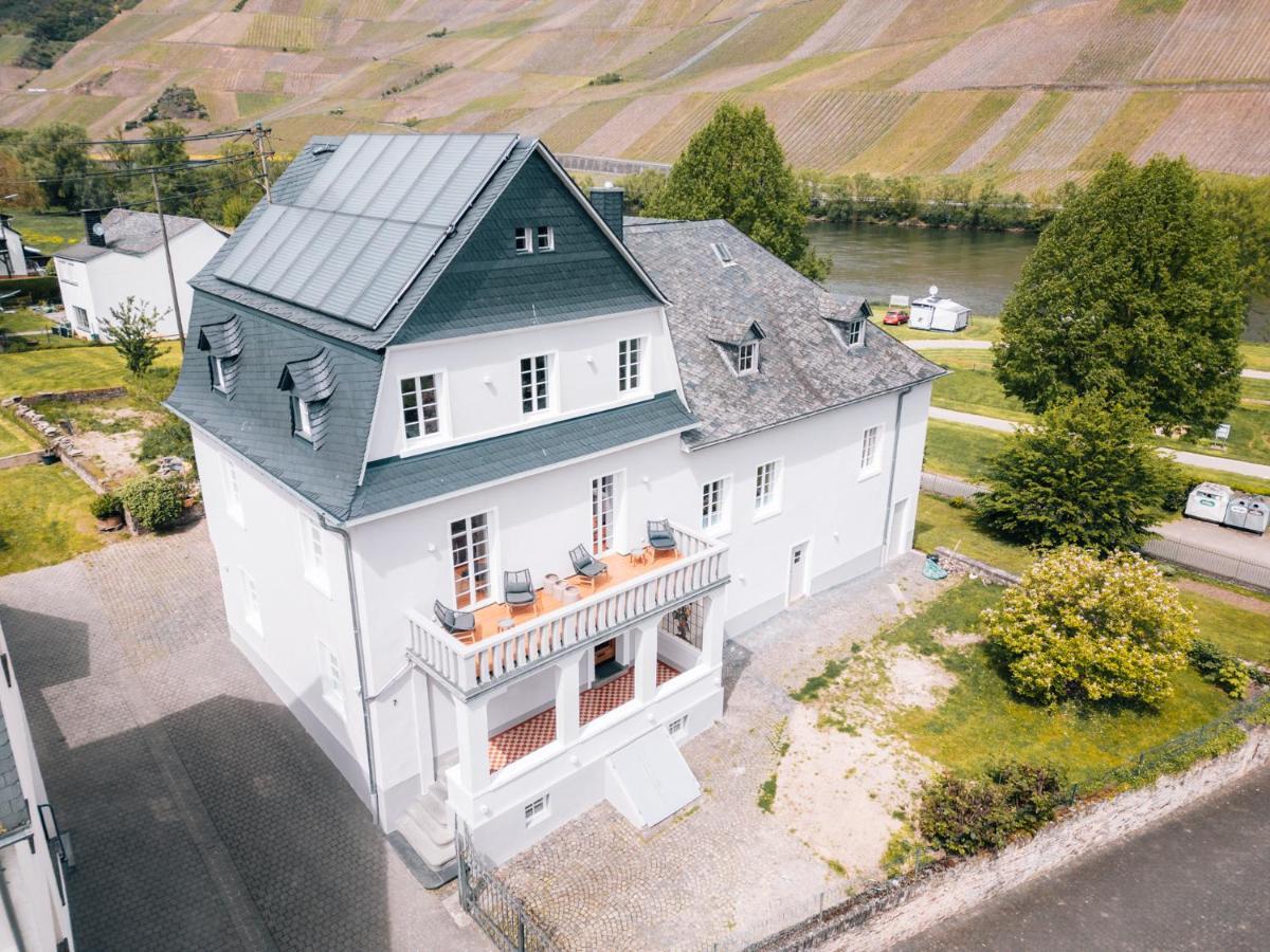 Gut Foersterlay - Exklusive Boutique Apartments Im Historischen Winzerhaus Direkt An Der Mosel Lösnich Eksteriør bilde